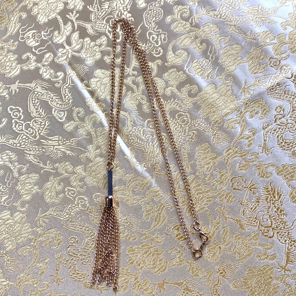 Fashion piece necklace - gold and flattering.